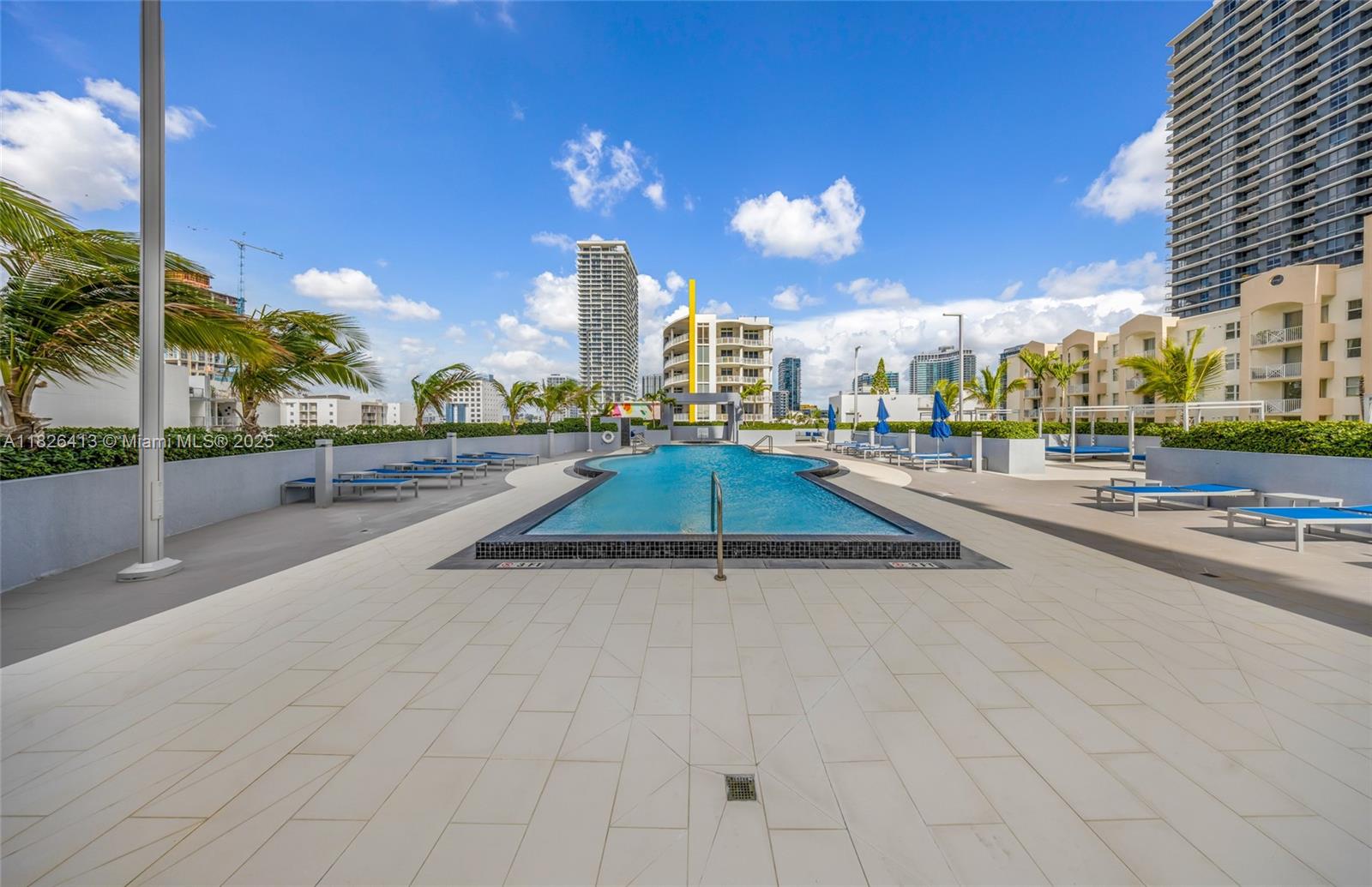 PLATINUM CONDO - Residential