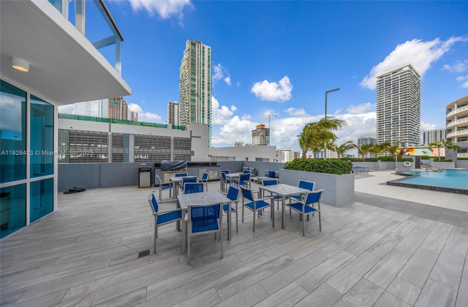 PLATINUM CONDO - Residential