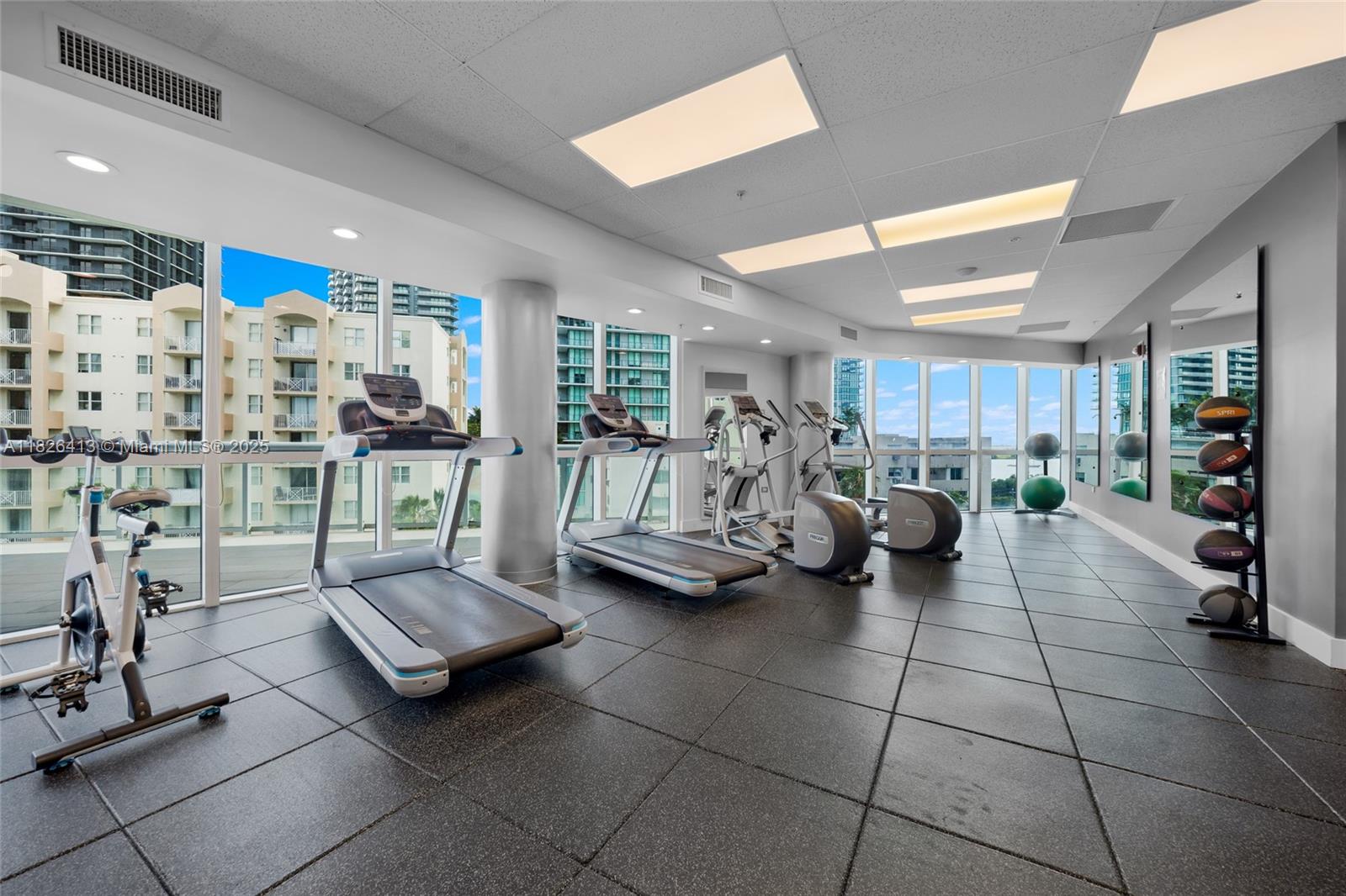 PLATINUM CONDO - Residential