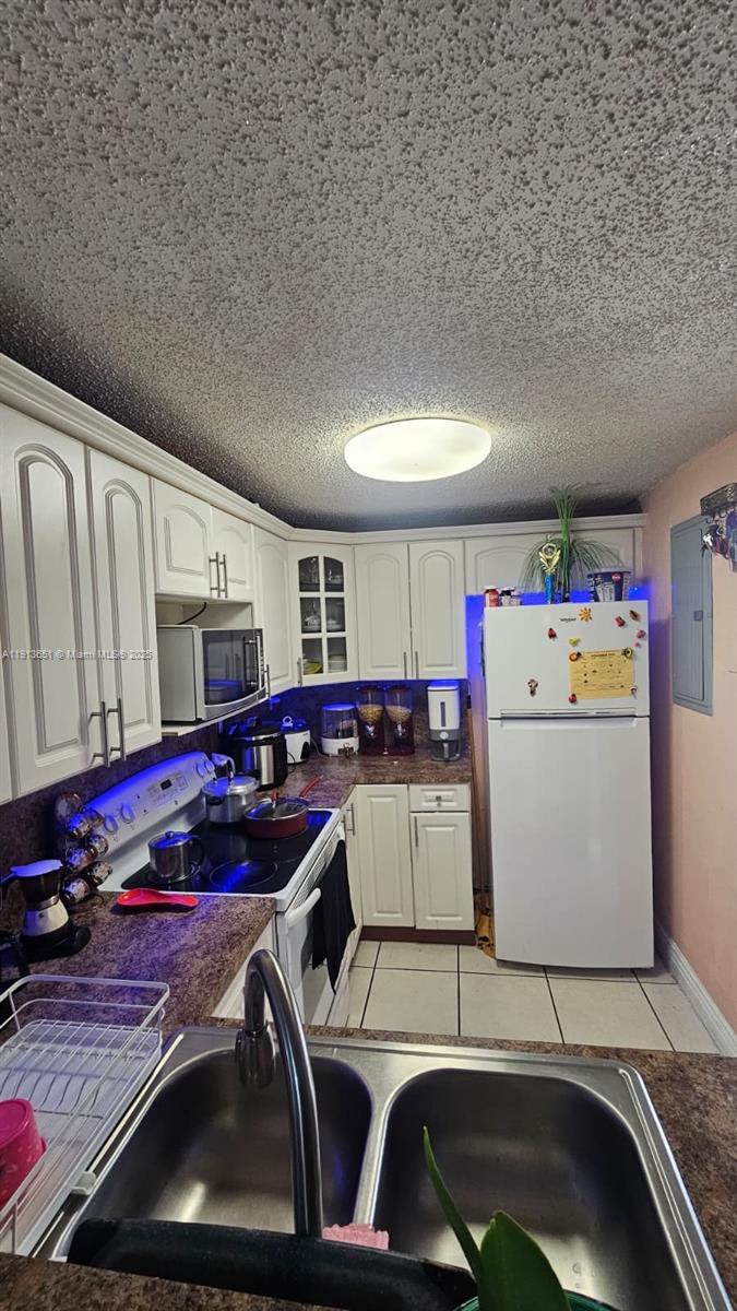 MANGO HILL CONDO NO 3 - Residential Lease