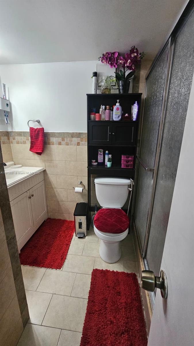 MANGO HILL CONDO NO 3 - Residential Lease