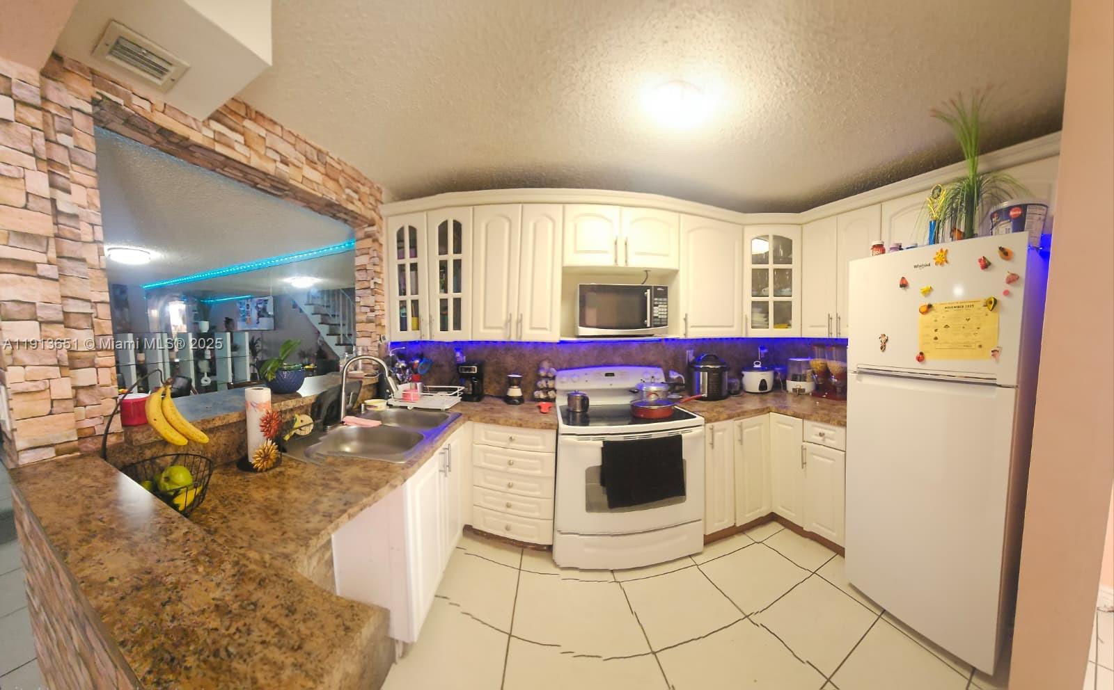 MANGO HILL CONDO NO 3 - Residential Lease