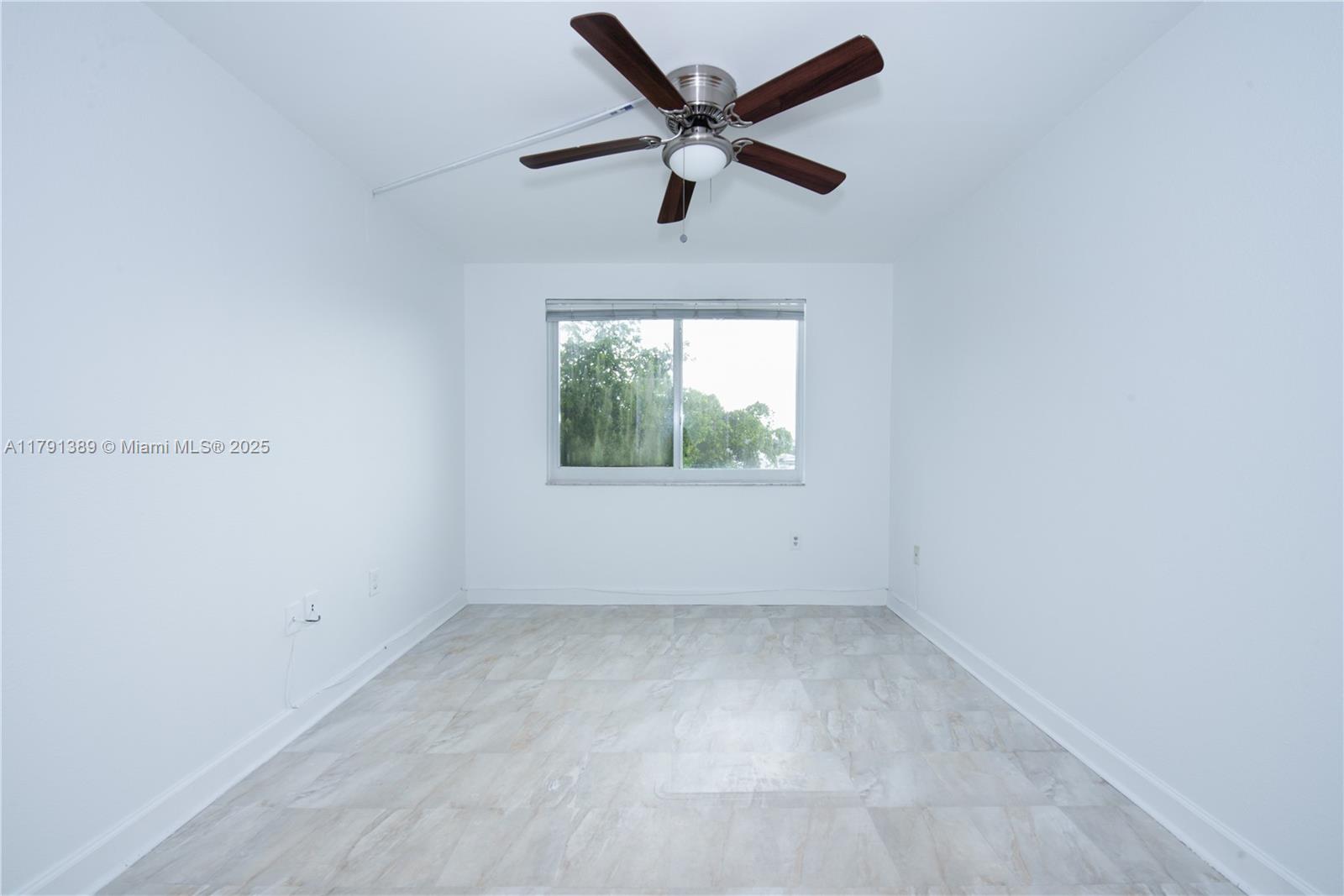 SERENITY ON THE RIVER COND - Residential