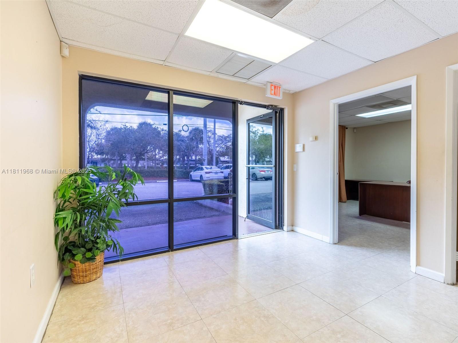 10082 NW 50th St