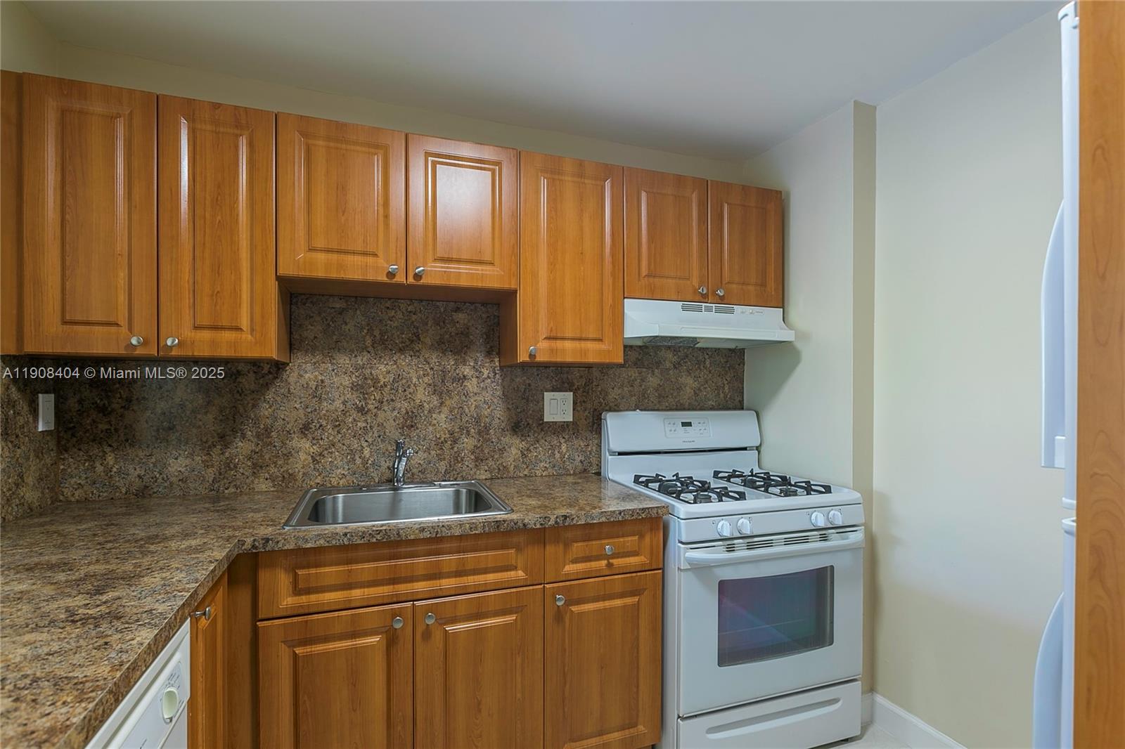 VILLAGE AT THE FALLS COND - Residential Lease