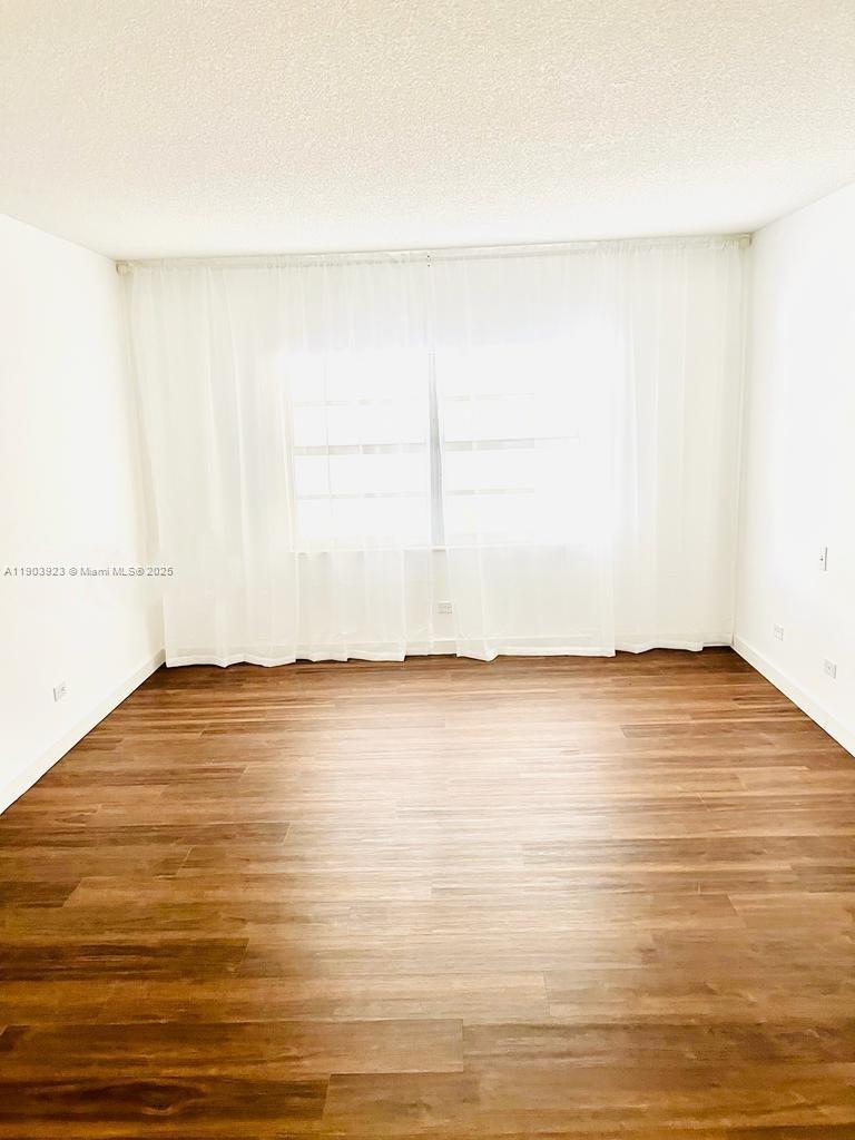 WINSTON TOWERS 400 CONDO - Residential