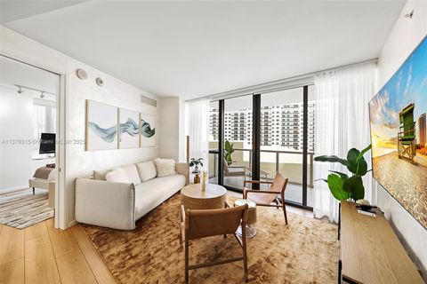 2201 Collins Ave 811 Miami Beach FL 33139