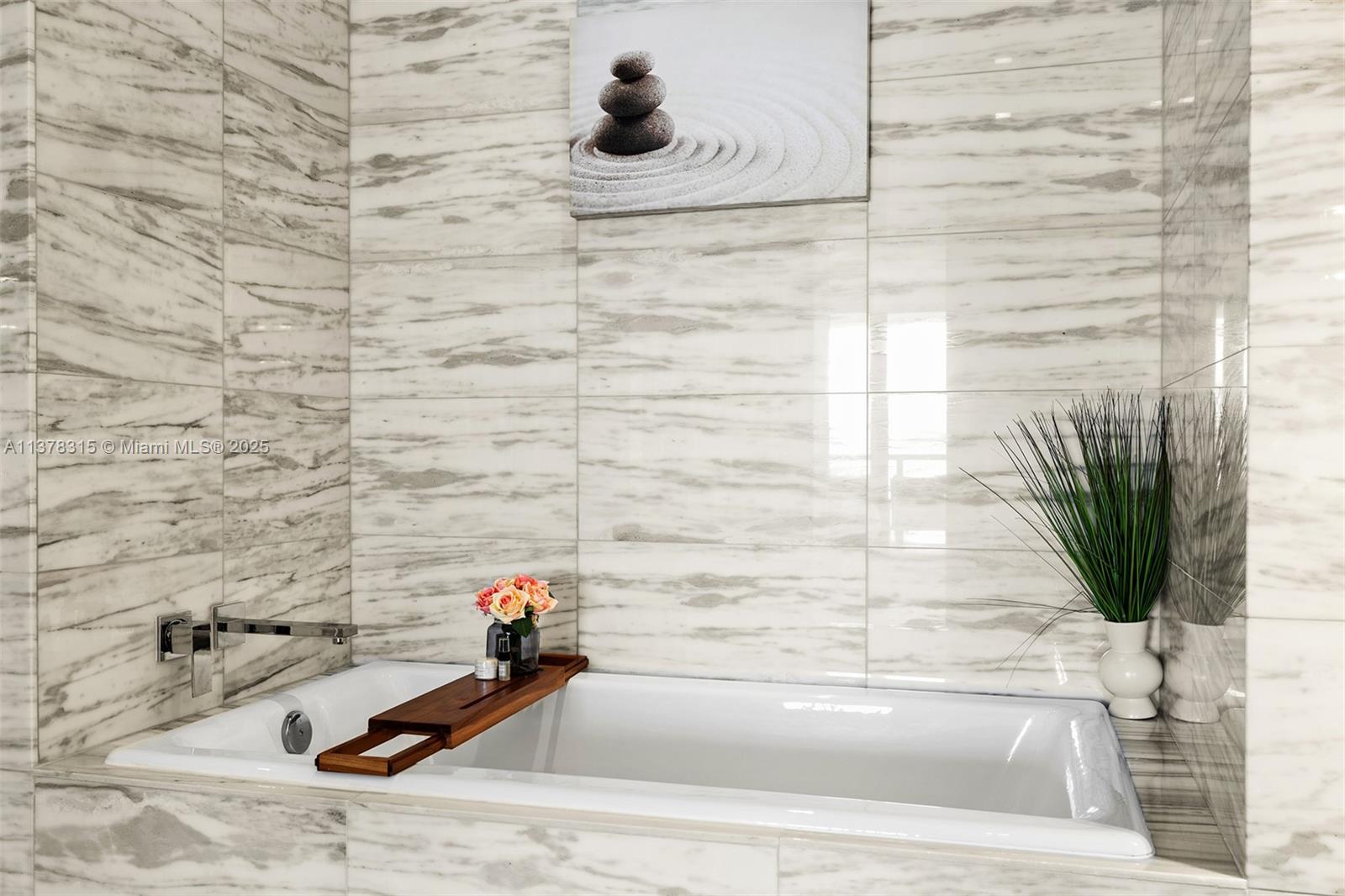 2201 COLLINS AVE CONDO - Residential Lease