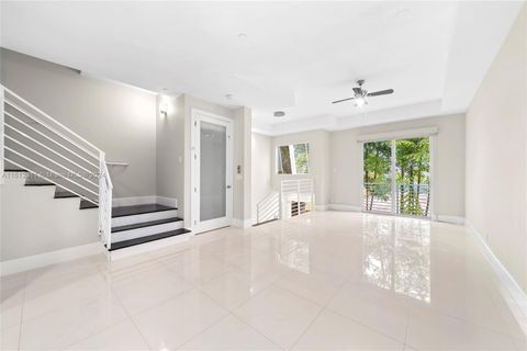 Single Family Residence in Fort Lauderdale FL 811 12th Ct 1.jpg