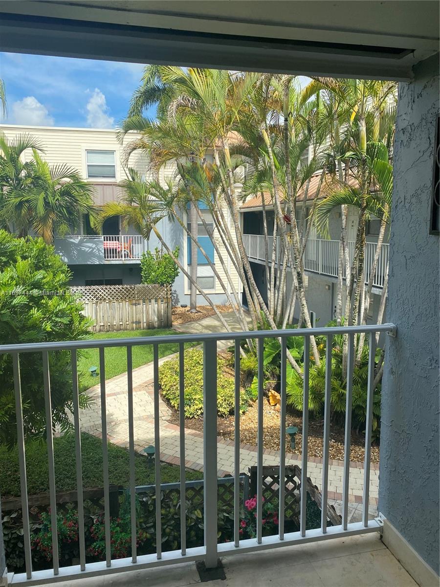 Beautiful Townhouse Style Condo, totally updated, new appliances for the kitchen with granite counter tops, 2beds 1.5 Bathrooms, one assign vehicle space, the unit is very spacious, closets have been re done, close to University of Miami, Miami Children's Hospital, Coral Gables, Beaches, lots of great restaurants, shopping, Gated Community!