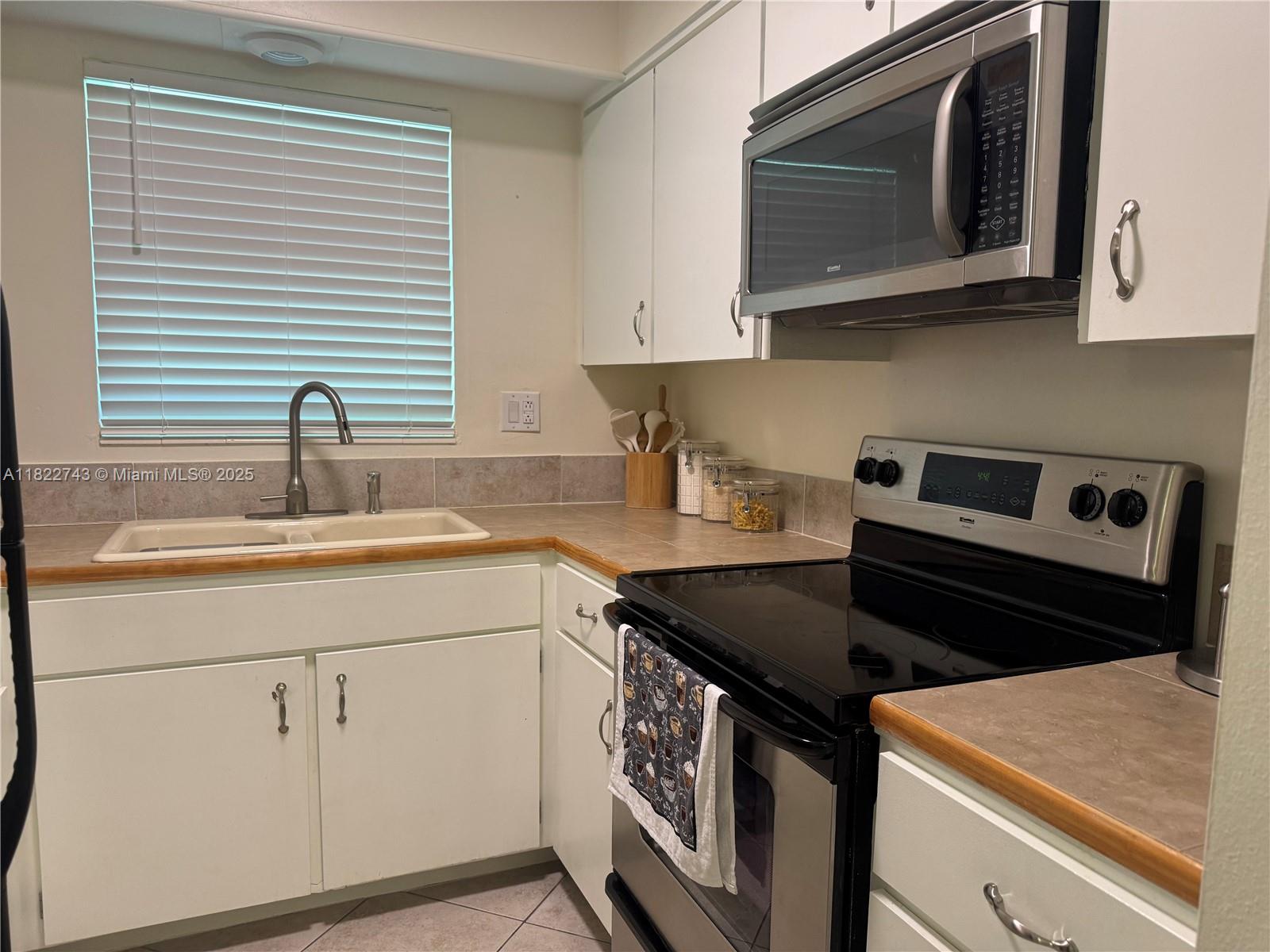 VENETIAN ISLES CO-OP - Residential