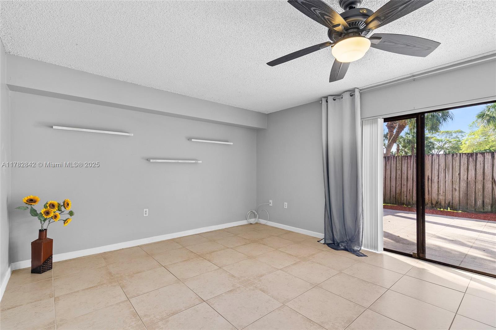 855 Blue Ridge Cir 855