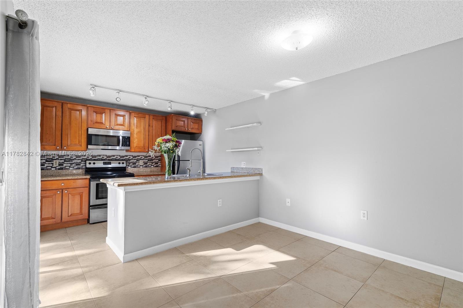 855 Blue Ridge Cir 855