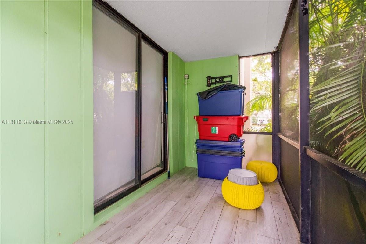 COCO WOOD CONDO - Residential