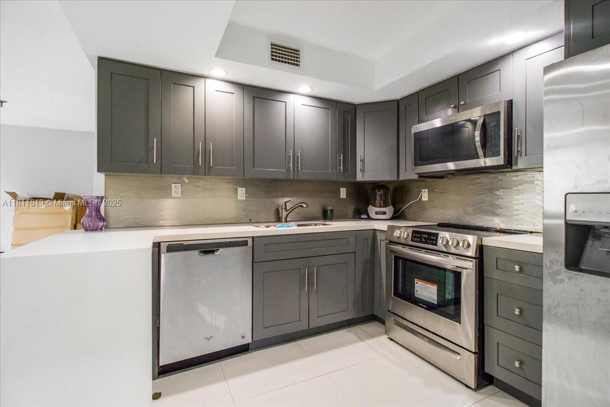 COCO WOOD CONDO - Residential
