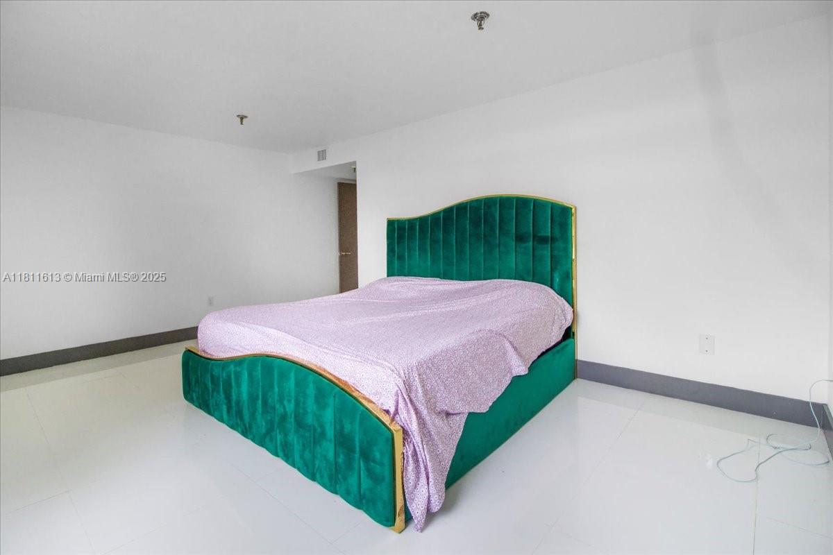 COCO WOOD CONDO - Residential
