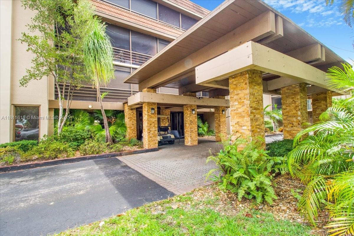 COCO WOOD CONDO - Residential