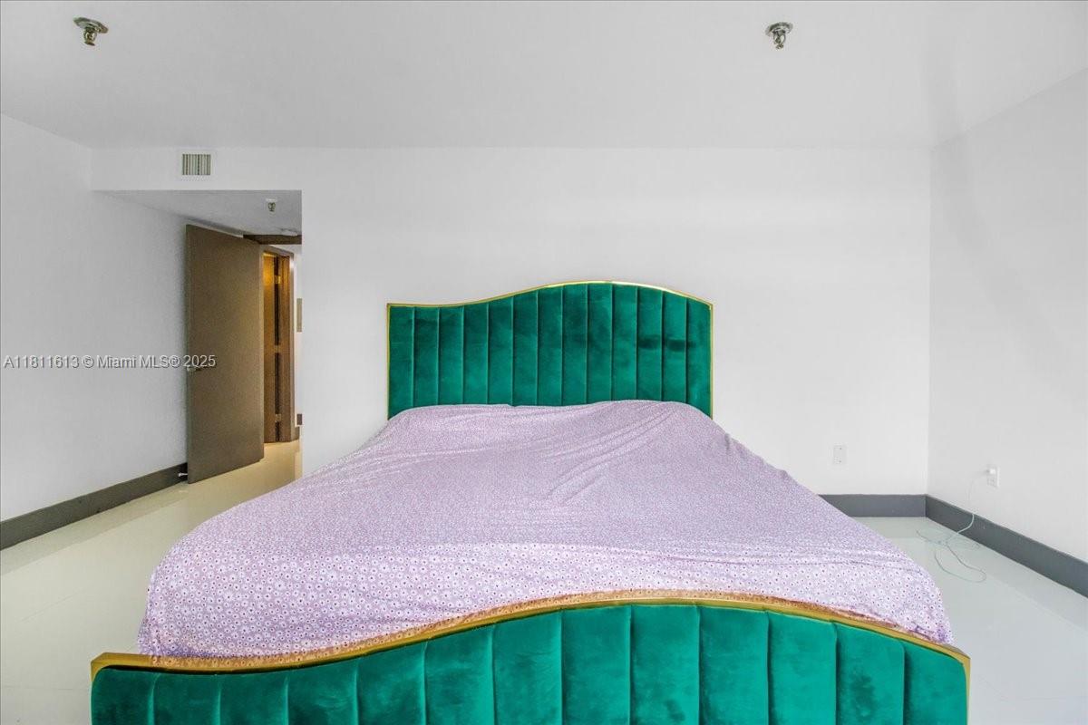 COCO WOOD CONDO - Residential