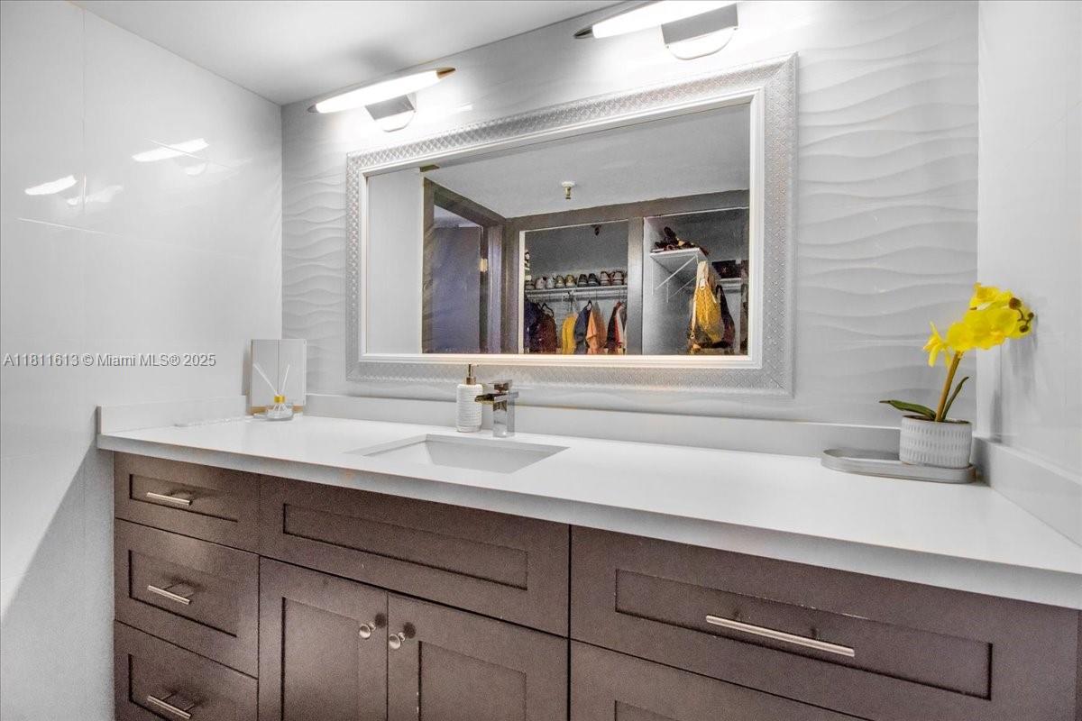 COCO WOOD CONDO - Residential