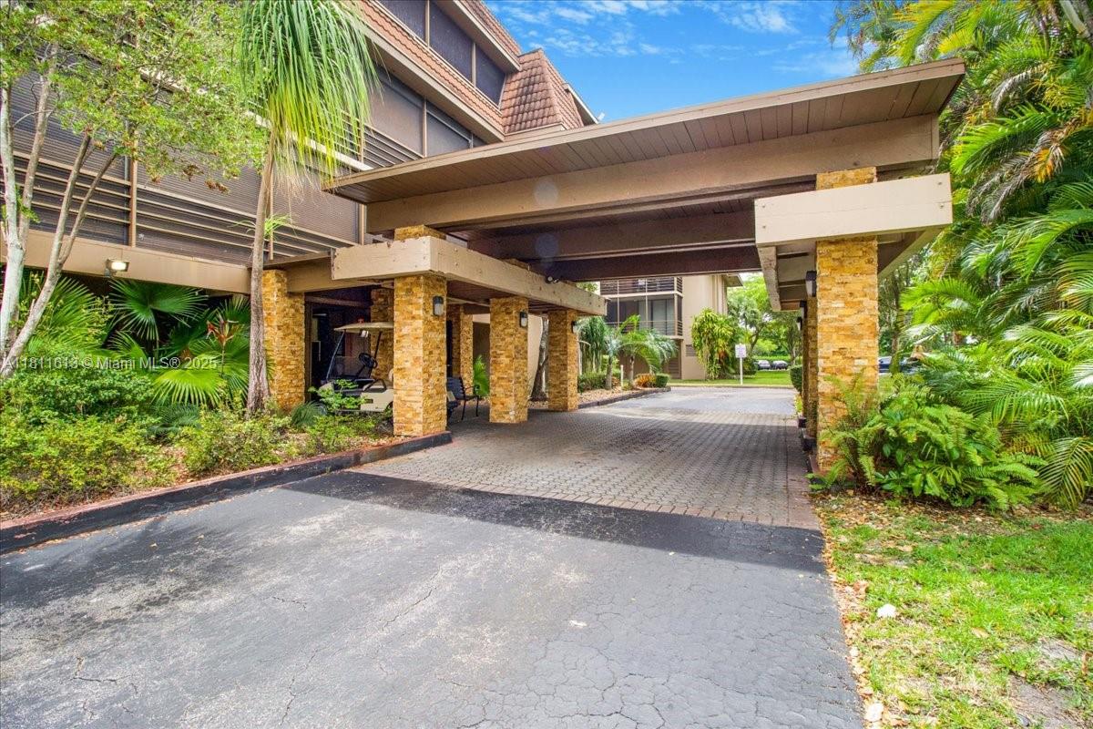COCO WOOD CONDO - Residential