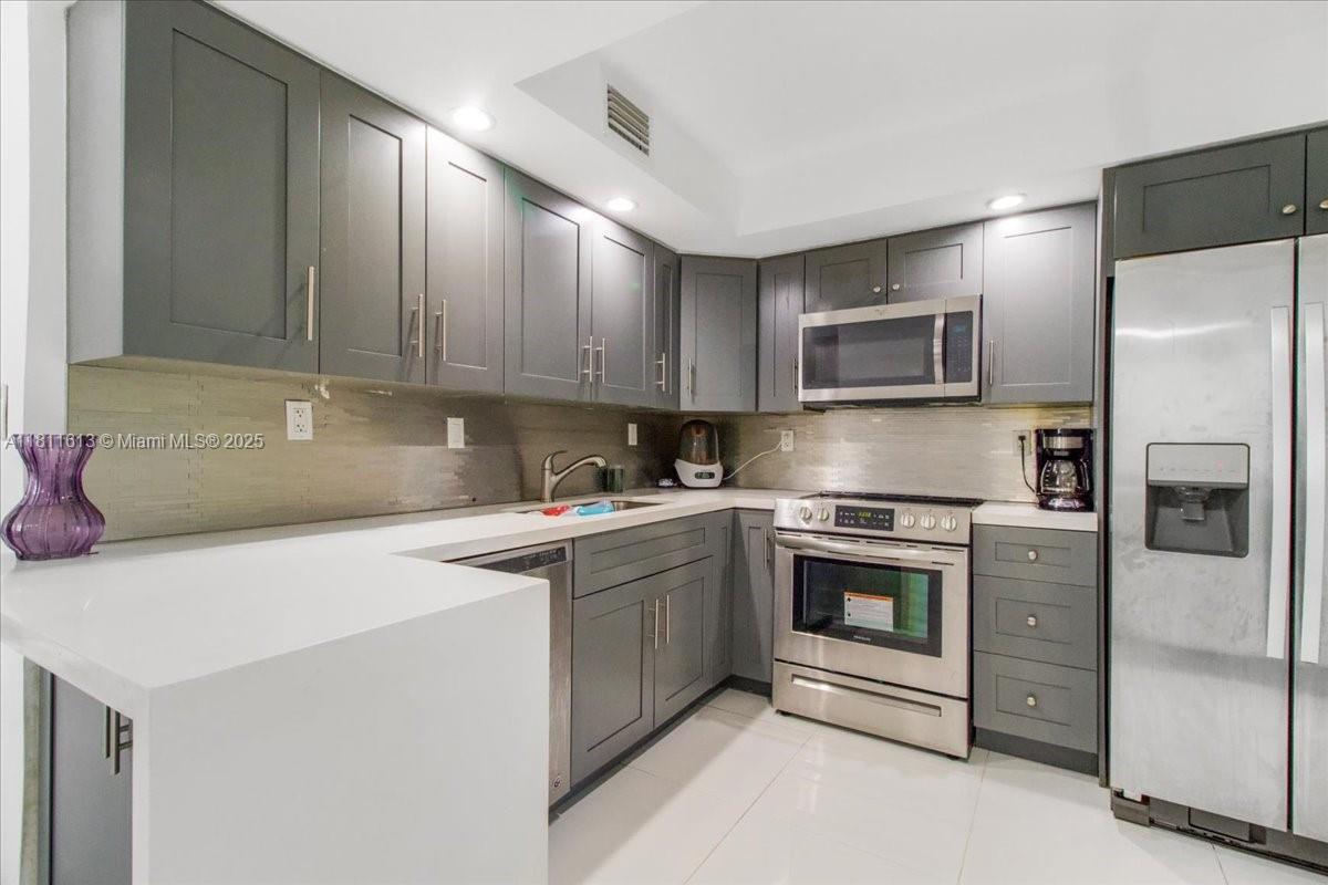 COCO WOOD CONDO - Residential