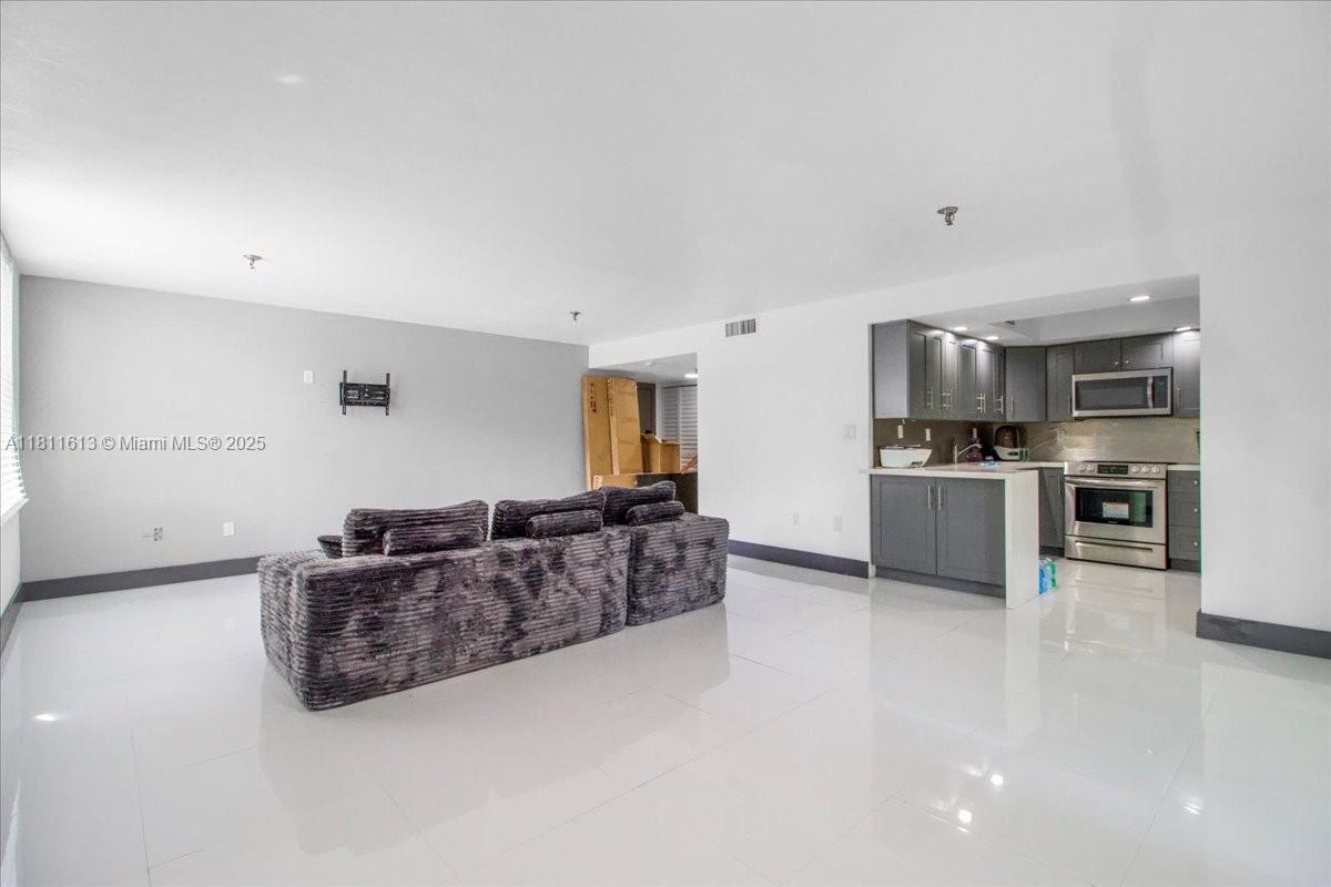 COCO WOOD CONDO - Residential