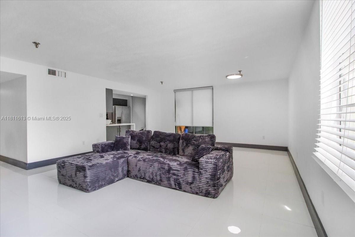 COCO WOOD CONDO - Residential