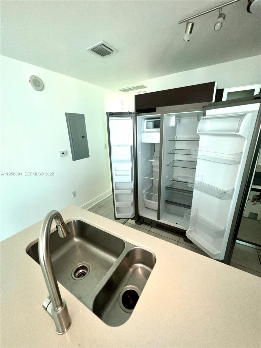 QUANTUM ON THE BAY CONDO - Residential Lease