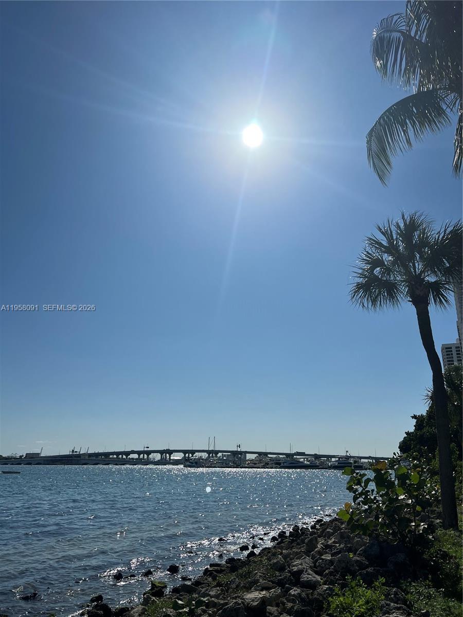 1900 N Bayshore Dr 3510