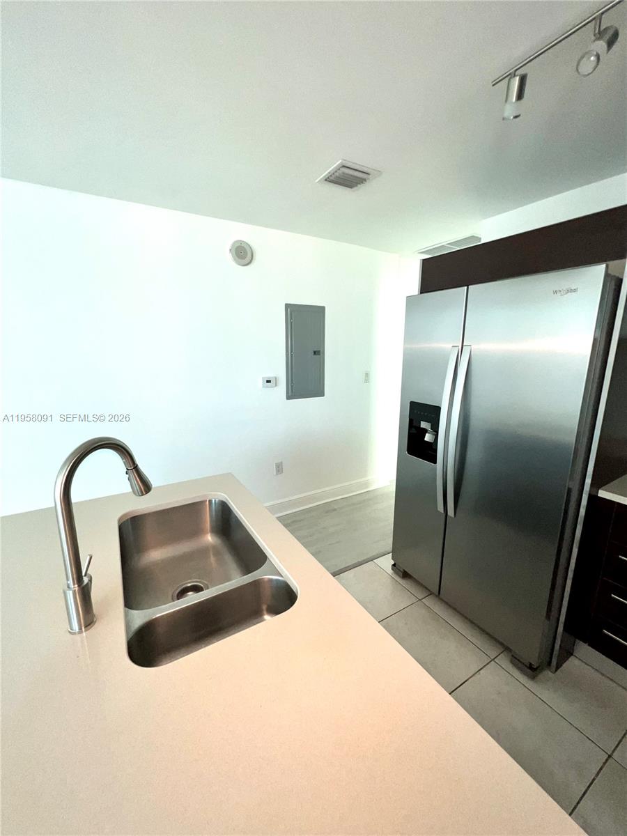 QUANTUM ON THE BAY CONDO - Residential Lease