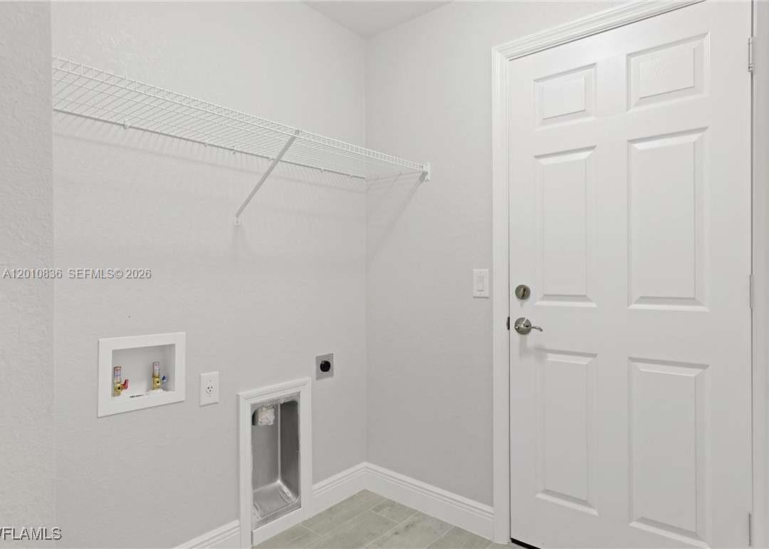 CAPE CORAL UNIT 40 - Residential
