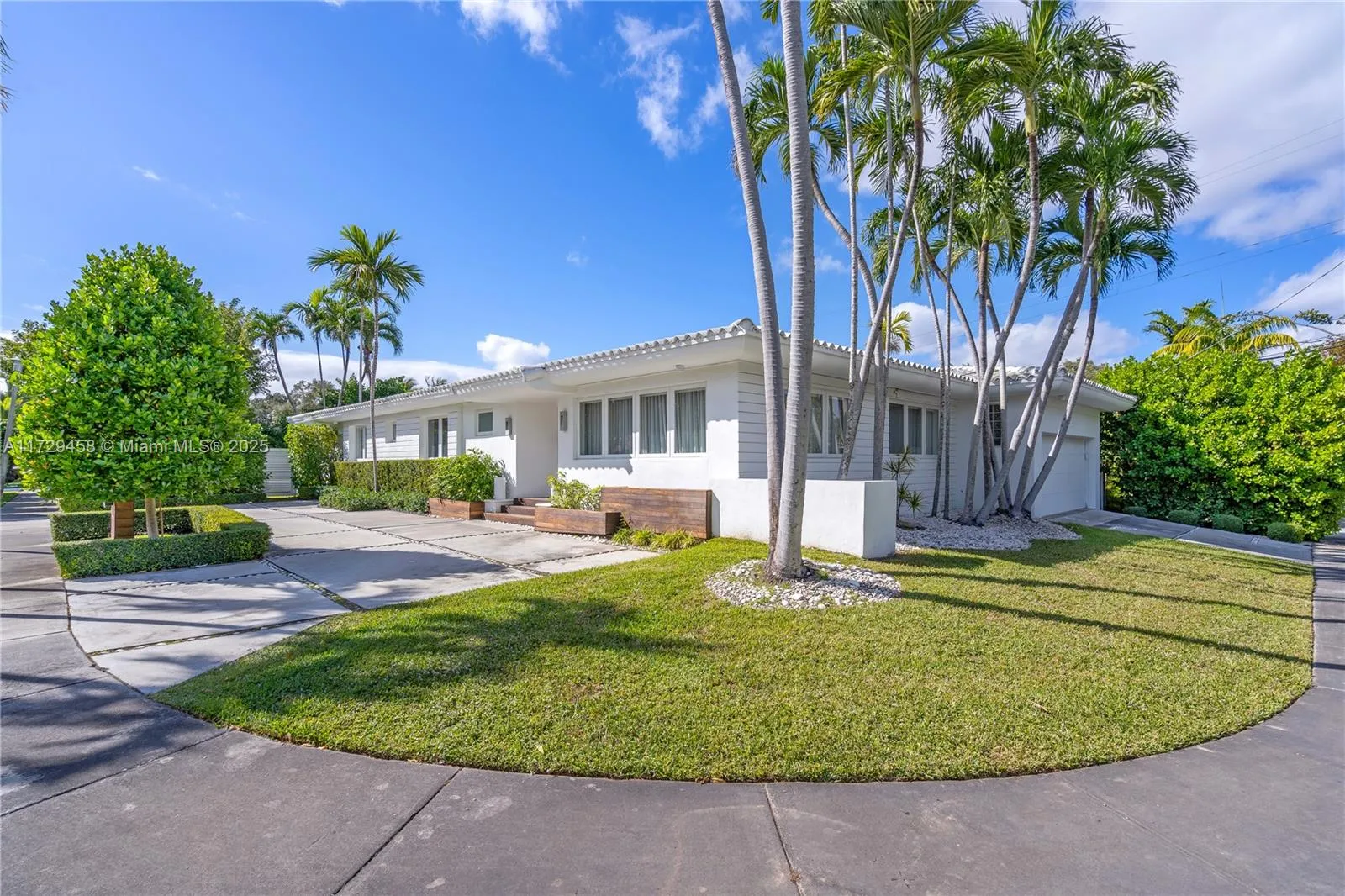 Miami, Florida 33133, United States, 3 Bedrooms Bedrooms, ,4 BathroomsBathrooms,Residential,Active,15973