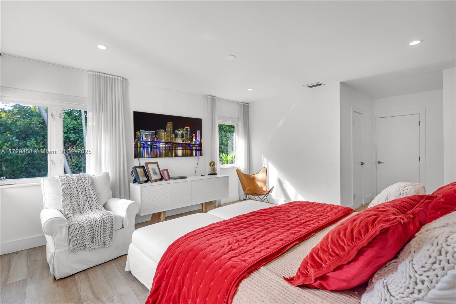 BAY HEIGHTS - Residential Lease