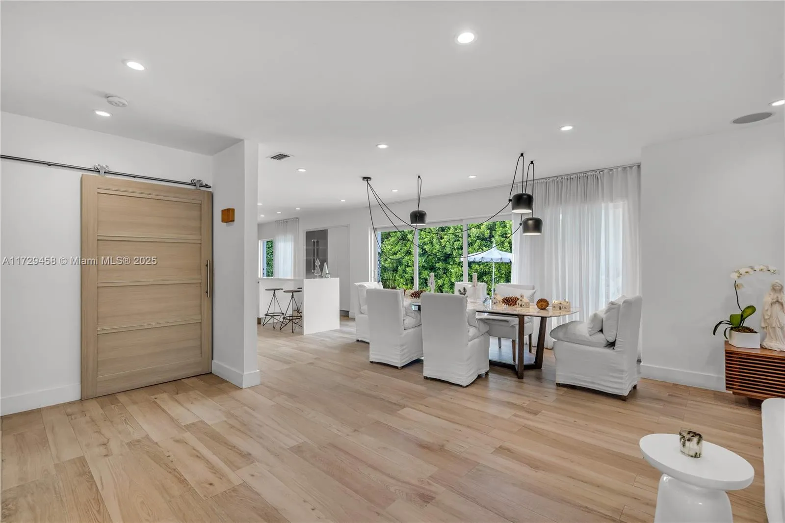 Miami, Florida 33133, United States, 3 Bedrooms Bedrooms, ,4 BathroomsBathrooms,Residential,Active,15973