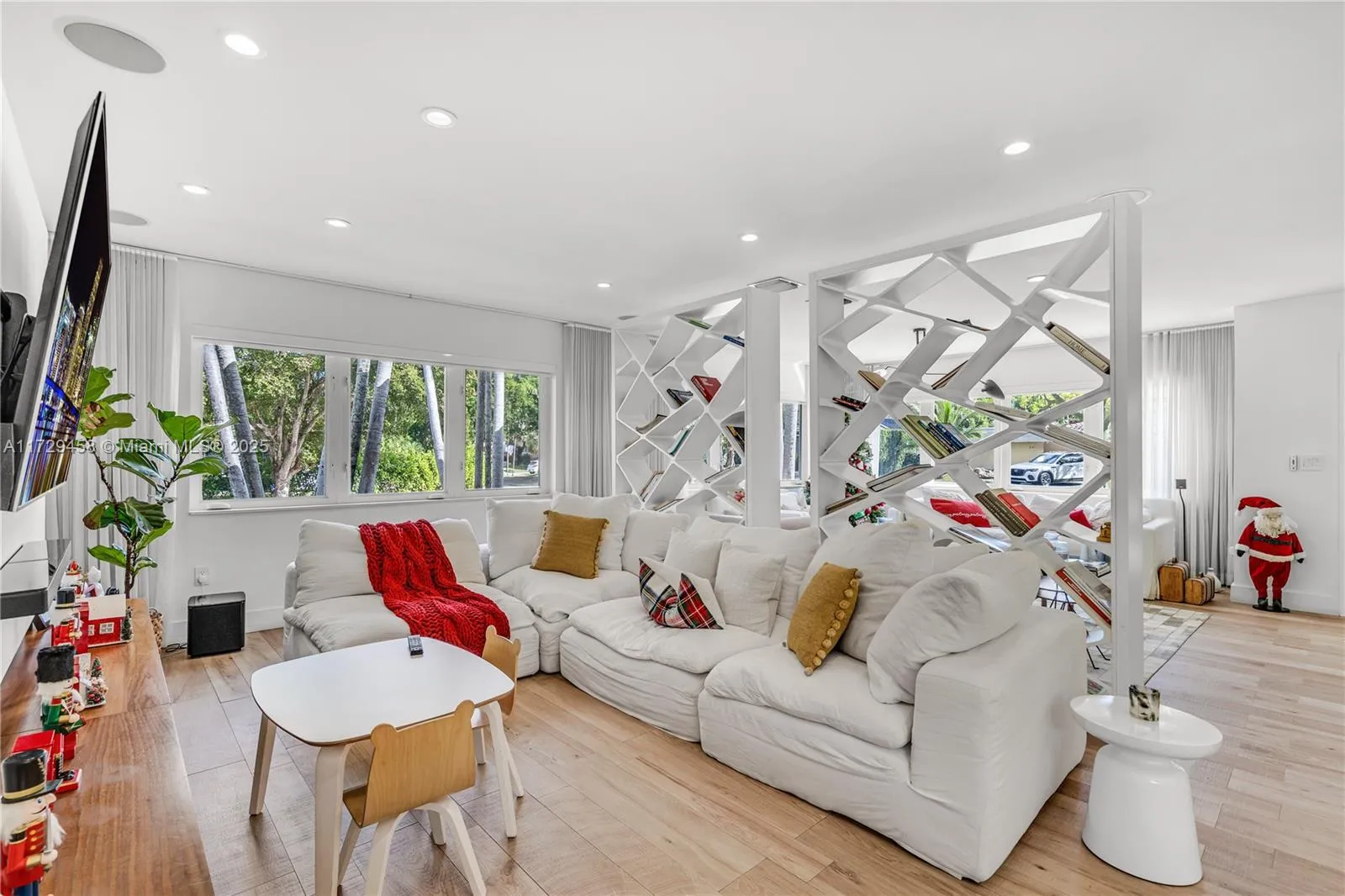 Miami, Florida 33133, United States, 3 Bedrooms Bedrooms, ,4 BathroomsBathrooms,Residential,Active,15973