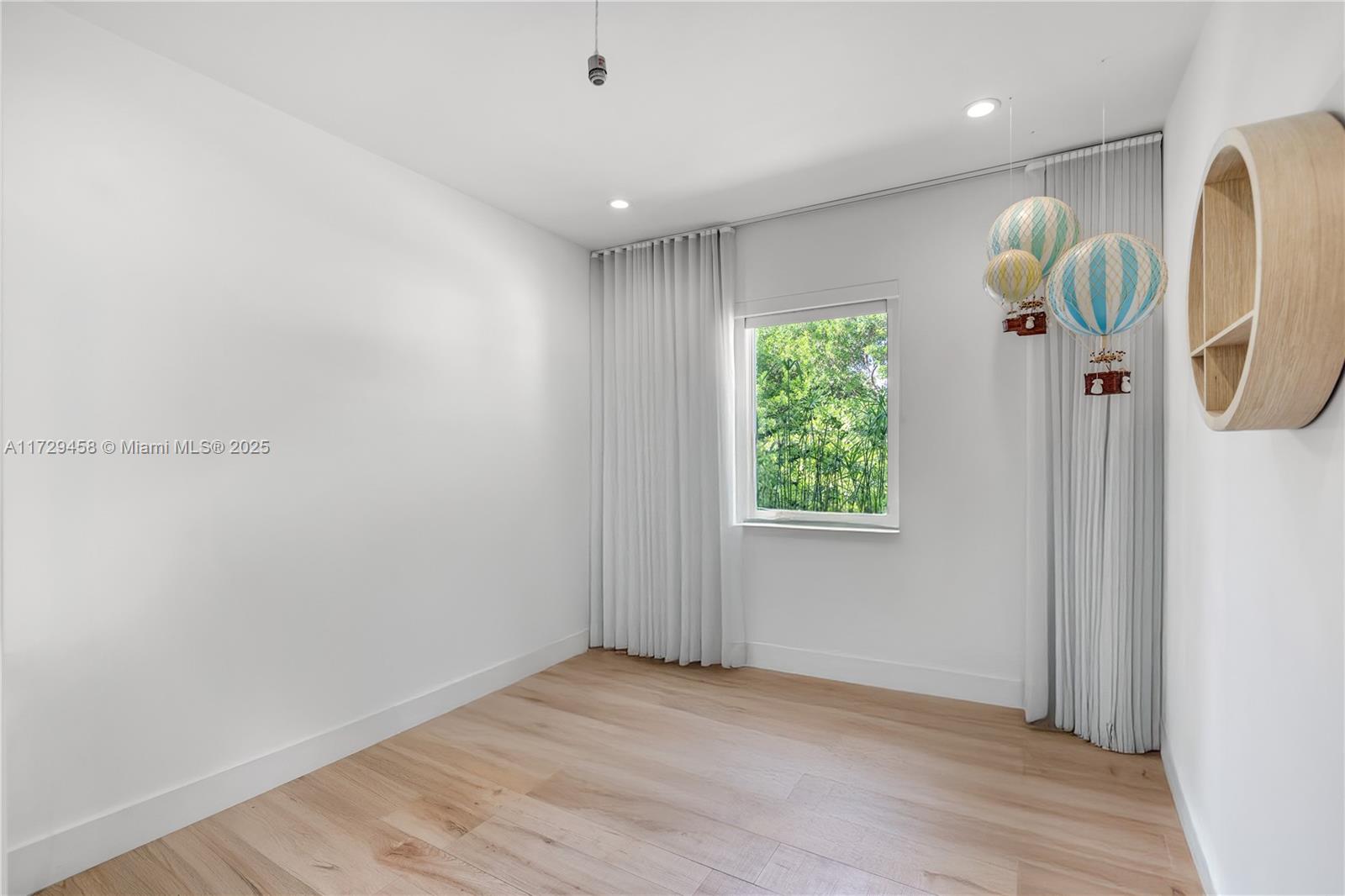 BAY HEIGHTS - Residential Lease