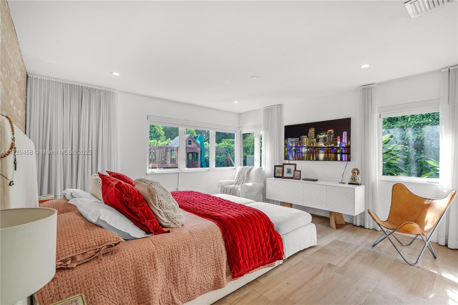 BAY HEIGHTS - Residential Lease