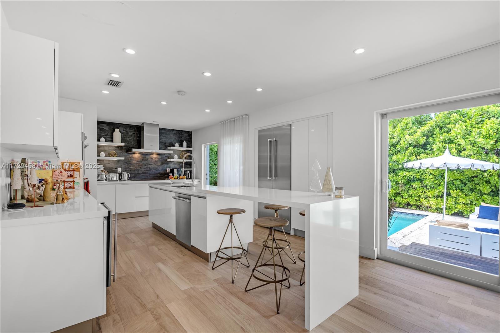 BAY HEIGHTS - Residential Lease