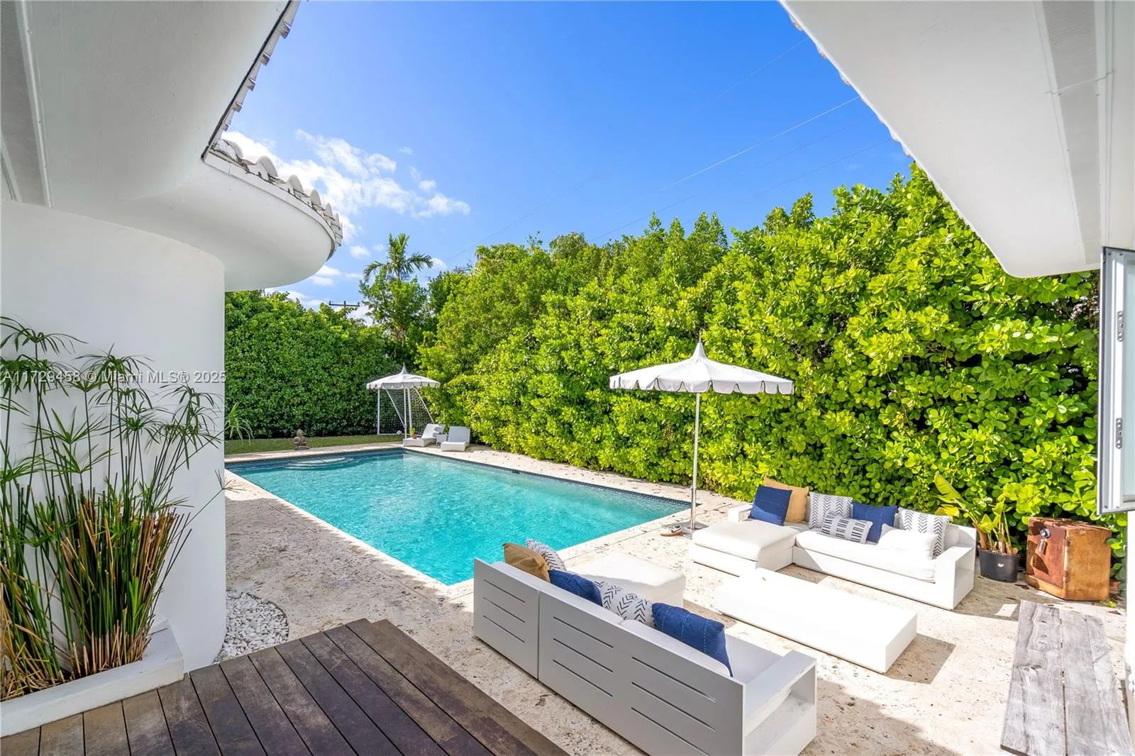 Miami, Florida 33133, United States, 3 Bedrooms Bedrooms, ,4 BathroomsBathrooms,Residential,Active,15973