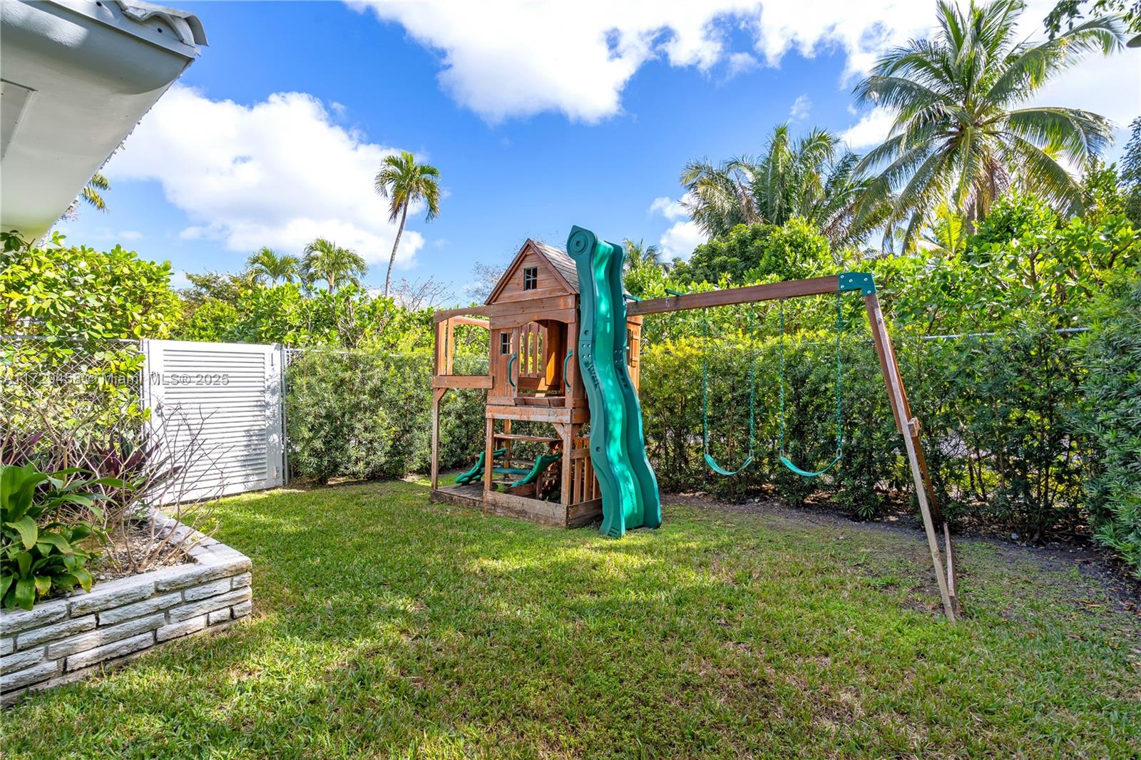 BAY HEIGHTS - Residential Lease