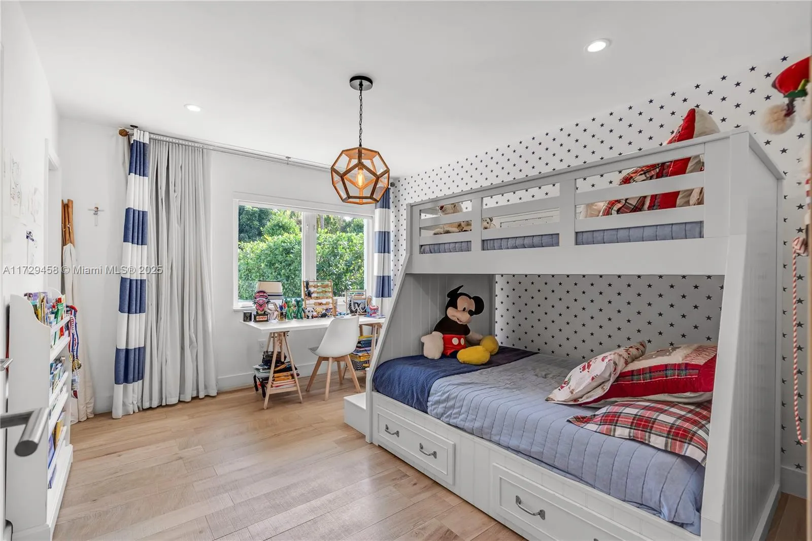 Miami, Florida 33133, United States, 3 Bedrooms Bedrooms, ,4 BathroomsBathrooms,Residential,Active,15973