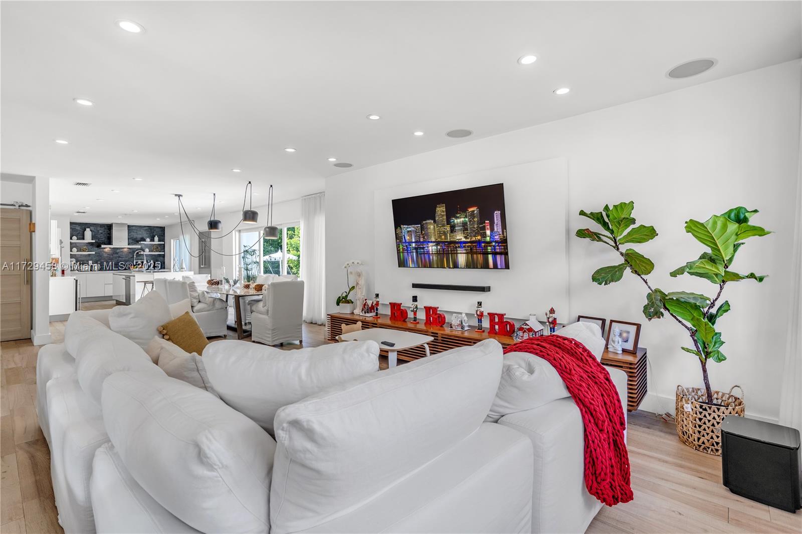 BAY HEIGHTS - Residential Lease