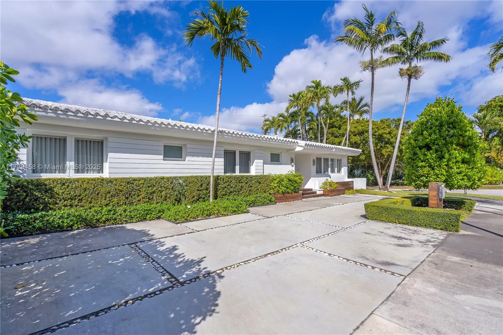 Miami, Florida 33133, United States, 3 Bedrooms Bedrooms, ,4 BathroomsBathrooms,Residential,Active,15973