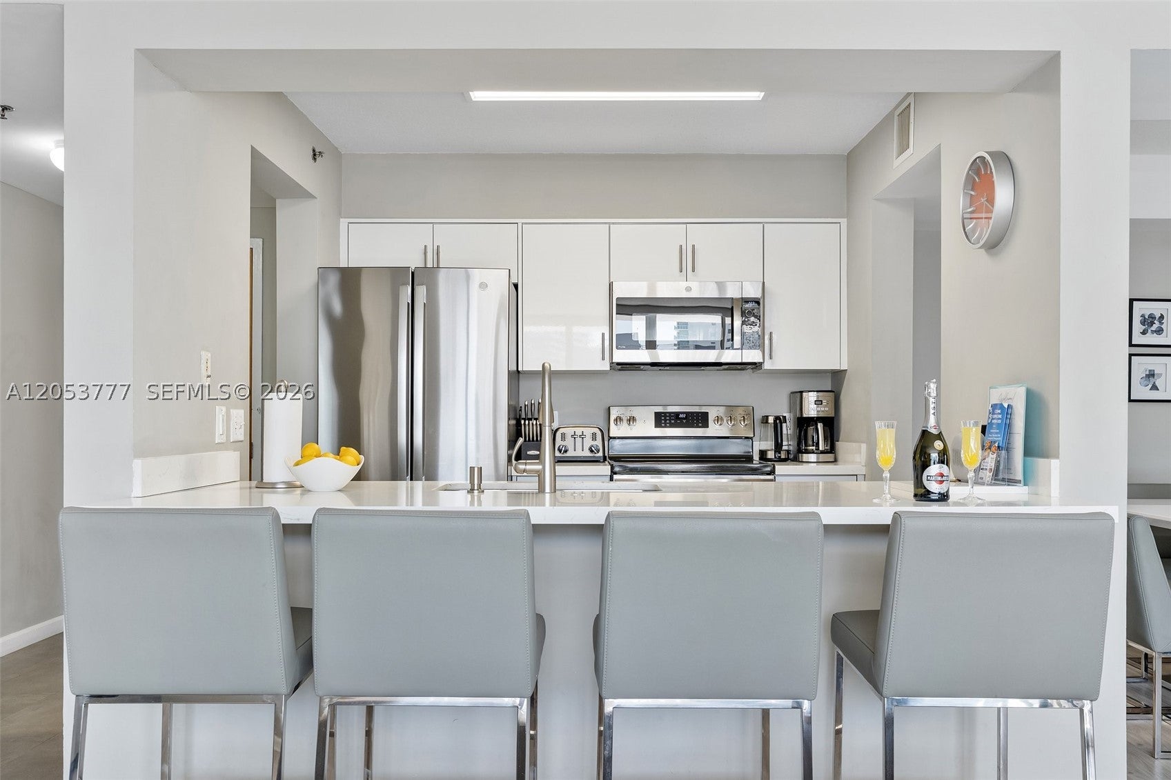 1200 Brickell Bay Dr 2423