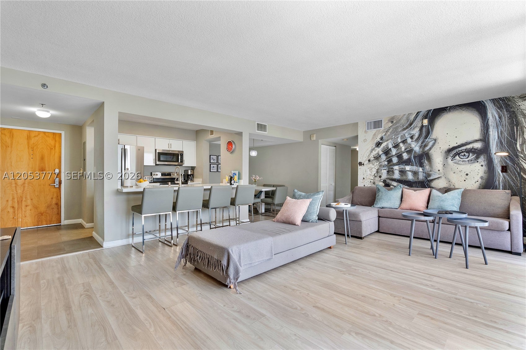 1200 Brickell Bay Dr 2423