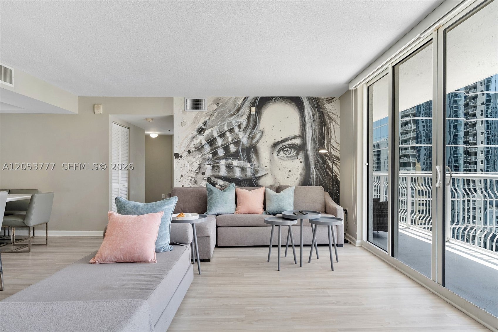 1200 Brickell Bay Dr 2423