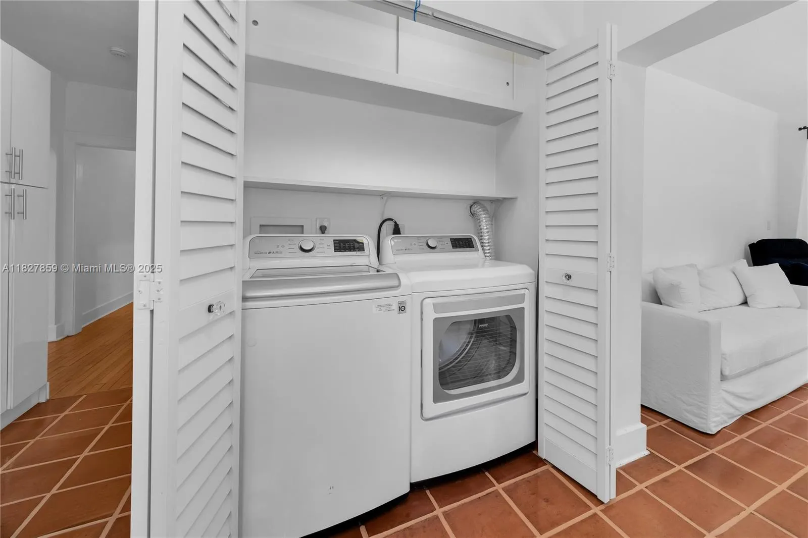 Coral Gables, Florida 33134, United States, 4 Bedrooms Bedrooms, ,4 BathroomsBathrooms,Residential,Active,157995