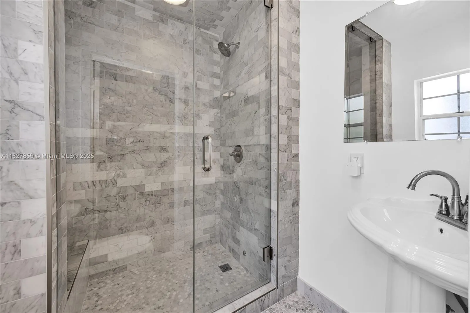 Coral Gables, Florida 33134, United States, 4 Bedrooms Bedrooms, ,4 BathroomsBathrooms,Residential,Active,157995