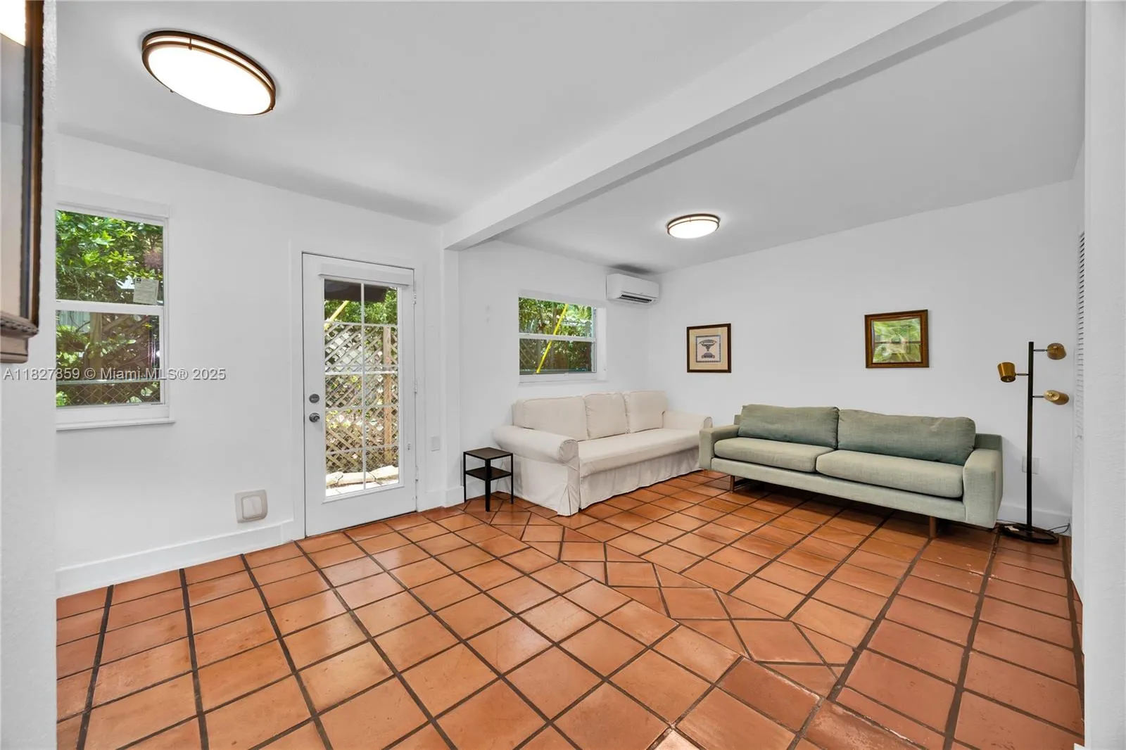 Coral Gables, Florida 33134, United States, 4 Bedrooms Bedrooms, ,4 BathroomsBathrooms,Residential,Active,157995