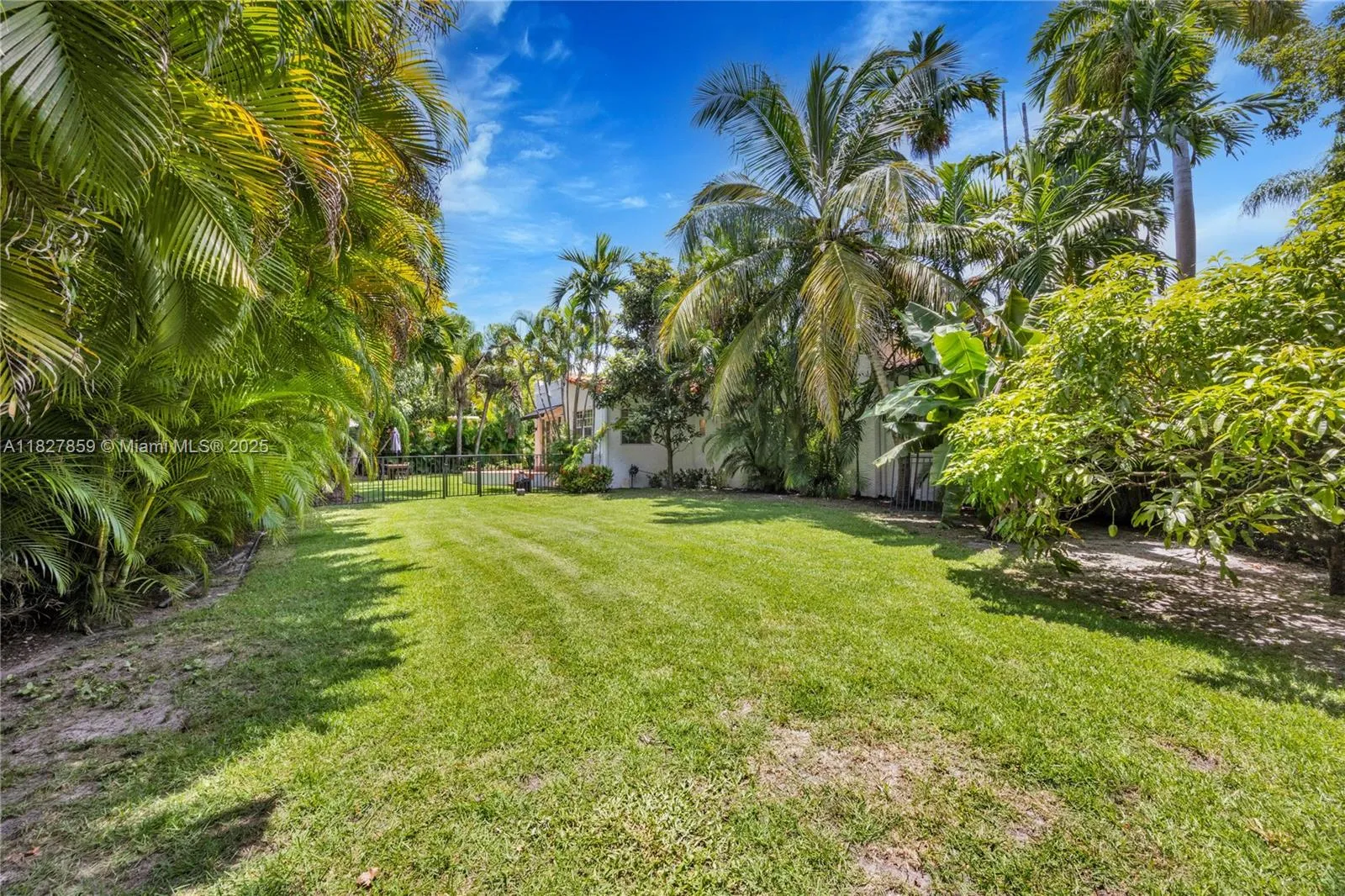 Coral Gables, Florida 33134, United States, 4 Bedrooms Bedrooms, ,4 BathroomsBathrooms,Residential,Active,157995